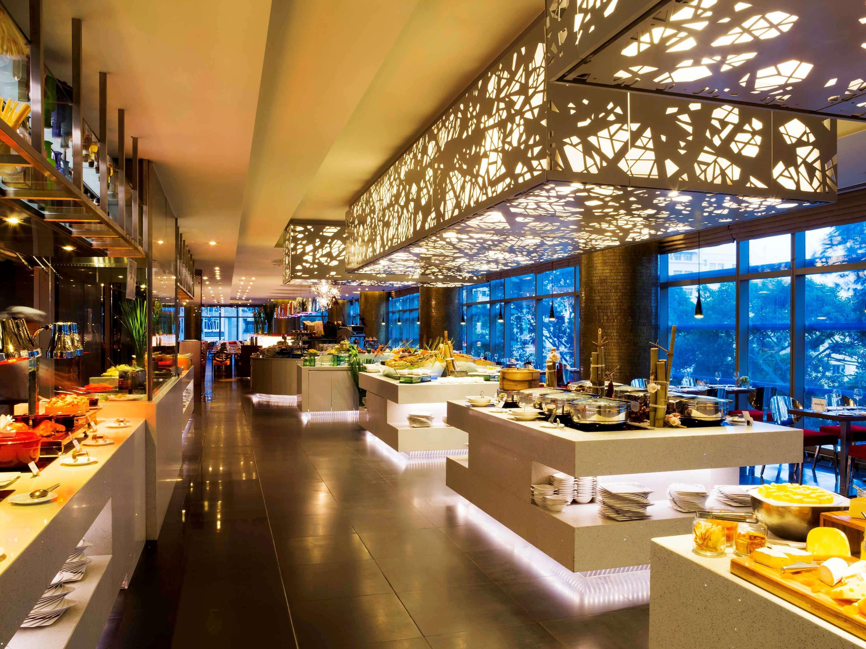 Pullman Saigon Centre Khách sạn 5*