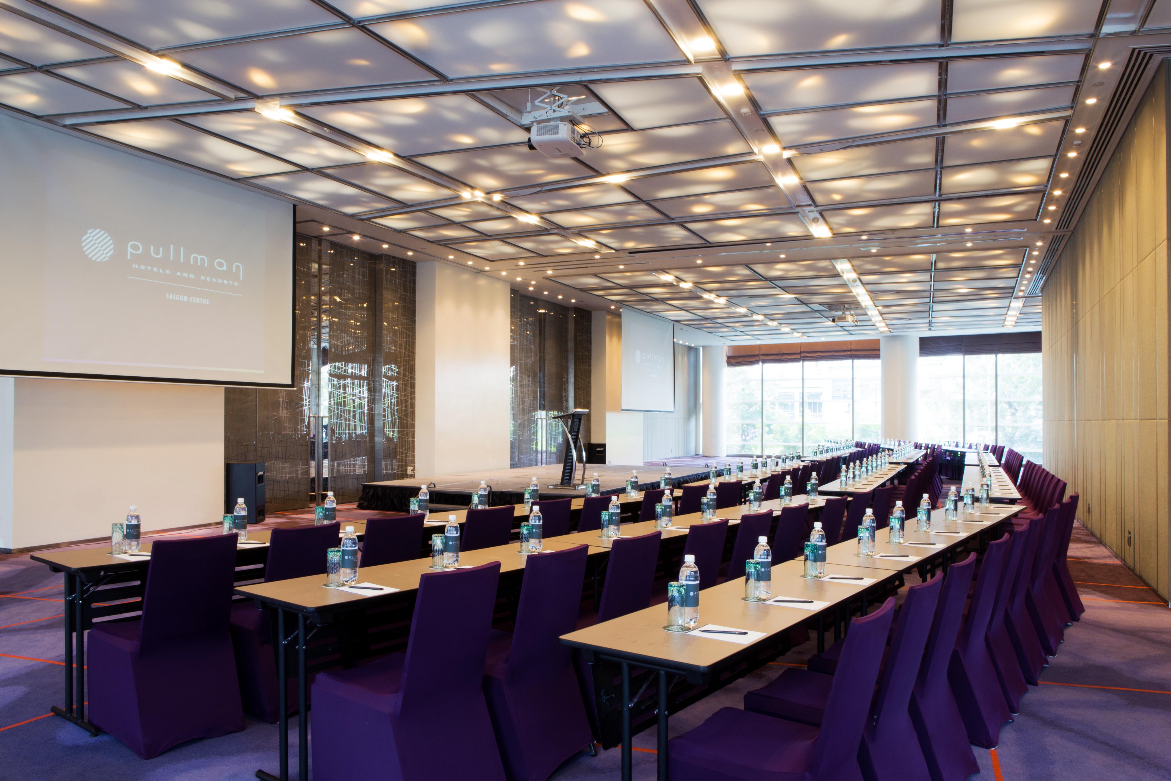 Pullman Saigon Centre Khách sạn