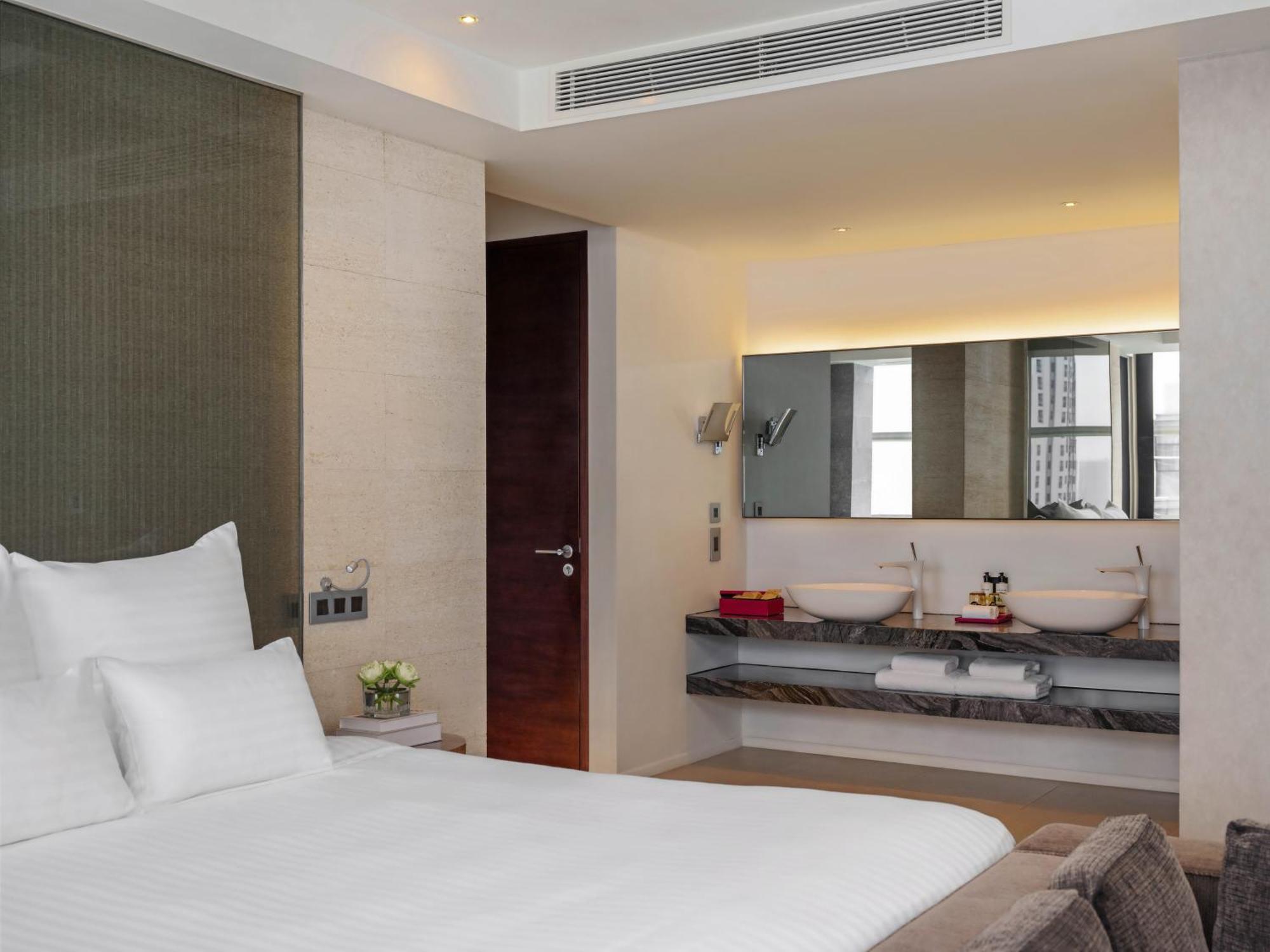 Pullman Saigon Centre Khách sạn