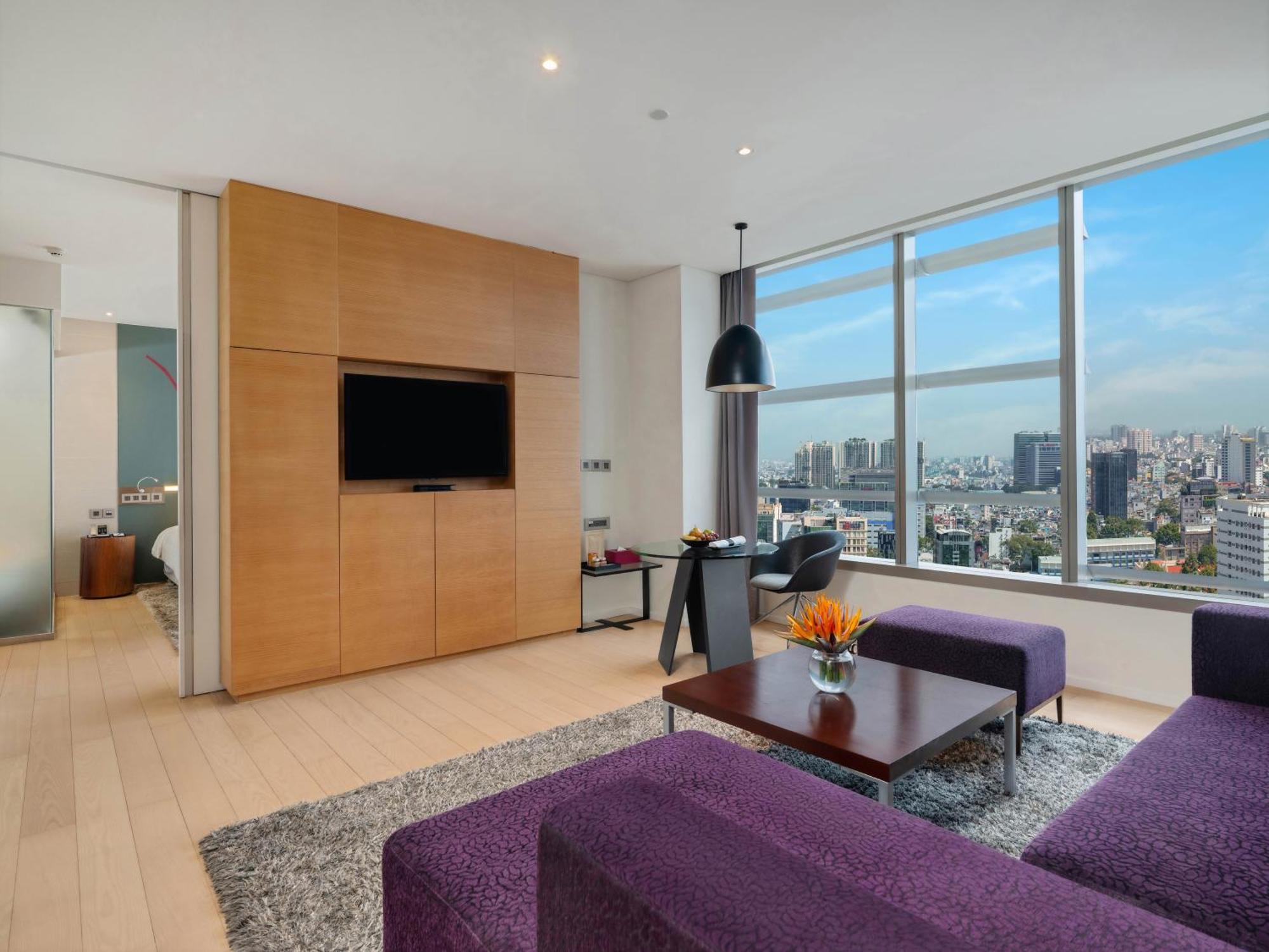 Khách sạn Pullman Saigon Centre